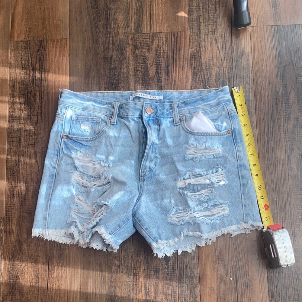 ❤️Celebrity Pink Ripped Light Blue Jean Shorts